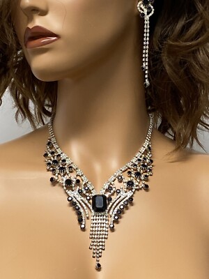 stunning necklace And Earrings Clear And Black Color studded Elegant Style
