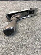 Chevy Malibu 2016-2025 perilla selectora de cambio de marchas OEM con moldura + bolsa marrón Xx
