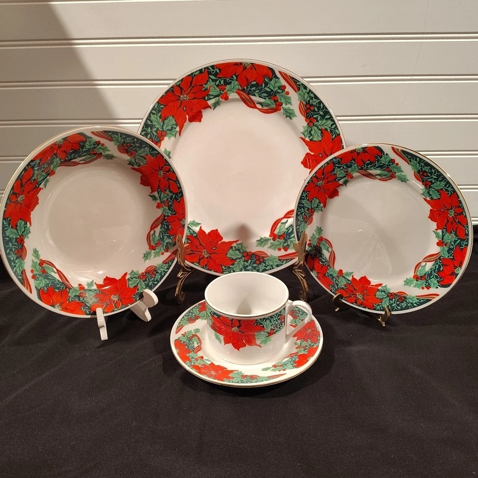 Juego de 20 platos de vajilla Gibson Poinsettia Navidad vacaciones Foto 2 de 4