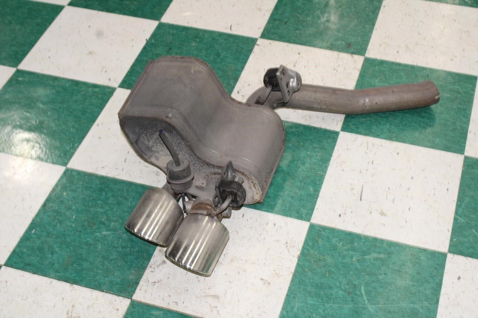 14-20 Ghibli 3.0L Motor Engine Driver Side Left LH Exhaust Muffler Dual Tips OEM