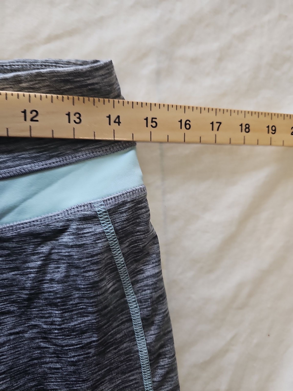 Souluxe Space-Dye Cropped Leggings with Mint Accents  M O732 image 5