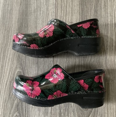 Dansko Professional Pink Hibiscus  Clogs size 7