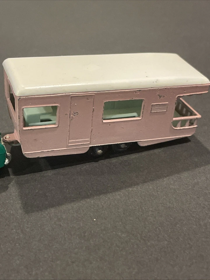 Vintage Matchbox Series No.64 Lesney Green MG 1100 / No 23 Caravan Trailer - image 3 of 3