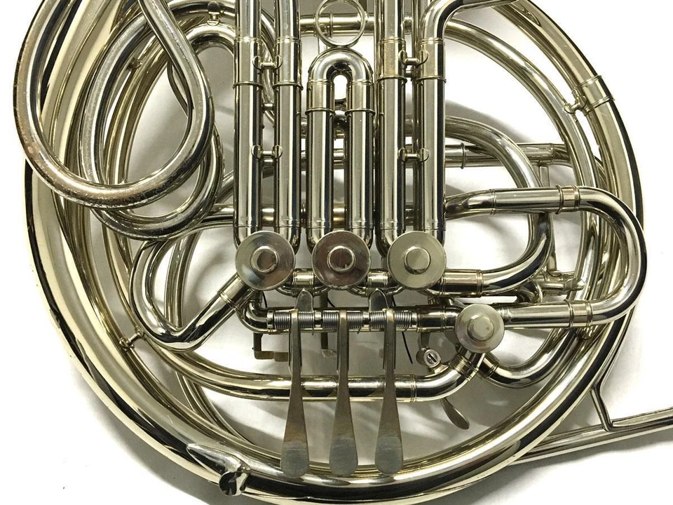 C.G.Conn 9D Cuerno Francés Completo Doble Campana Desmontable Usada con Estuche Foto 4 de 4