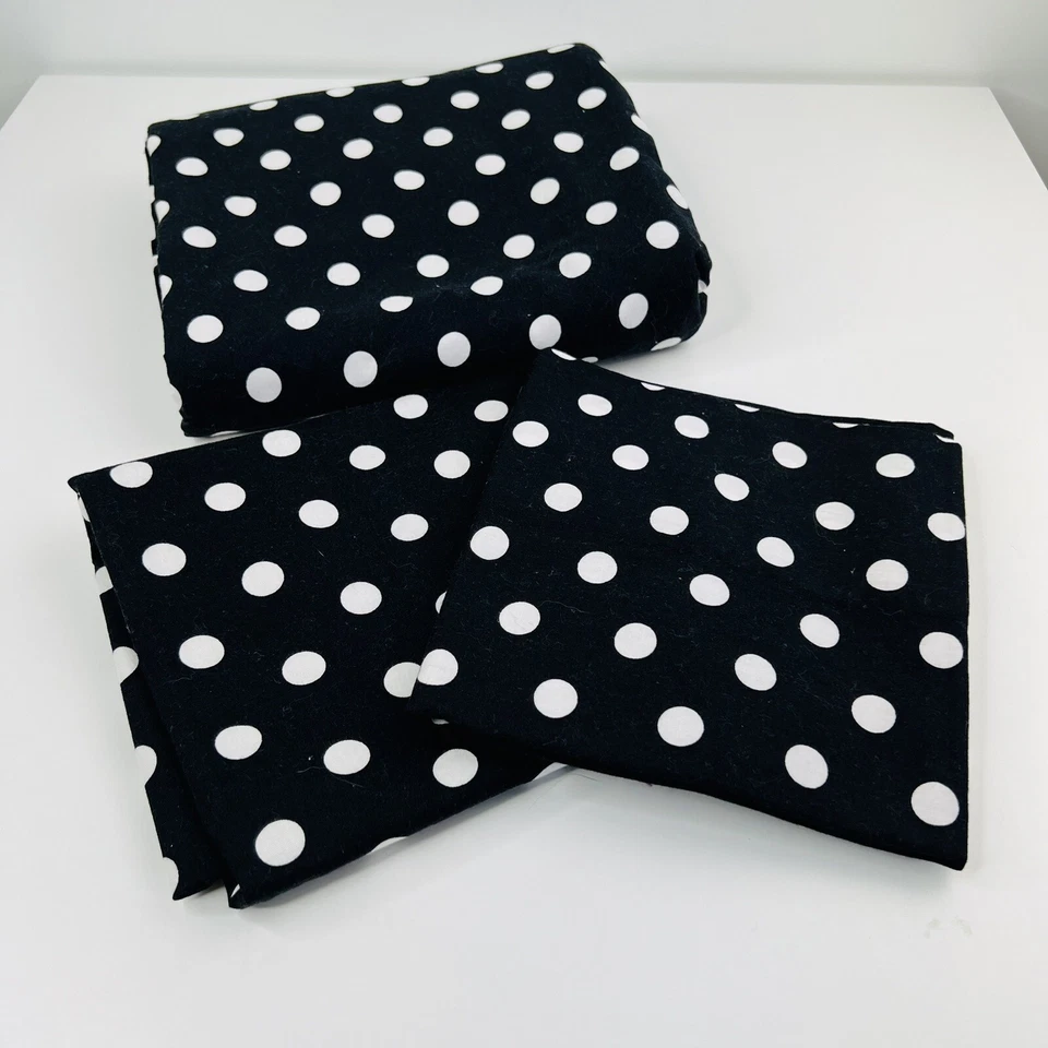 Juego completo de sábanas ROSA Victoria’s Secret negro blanco a lunares Foto 2 de 4