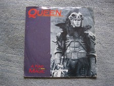 EX   QUEEN - A kind of magic / A dozen red roses for my darling - 7" single