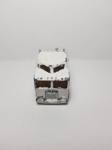 Vintage Matchbox Kenworth Aerodyne (COE), 1/90 scale 1981 damaged die-cast car