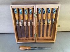 W. GERMAN VINTAGE STEELCRAFT GERMAN DROP FORGED SOCKET BUTT CHISEL SET WOOD BOX