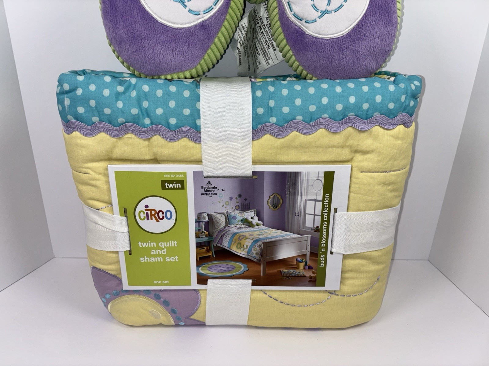 Circo Buds 'n Blossoms Twin Quilt + Standard Sham + Sheet Set + Butterfly Pillow