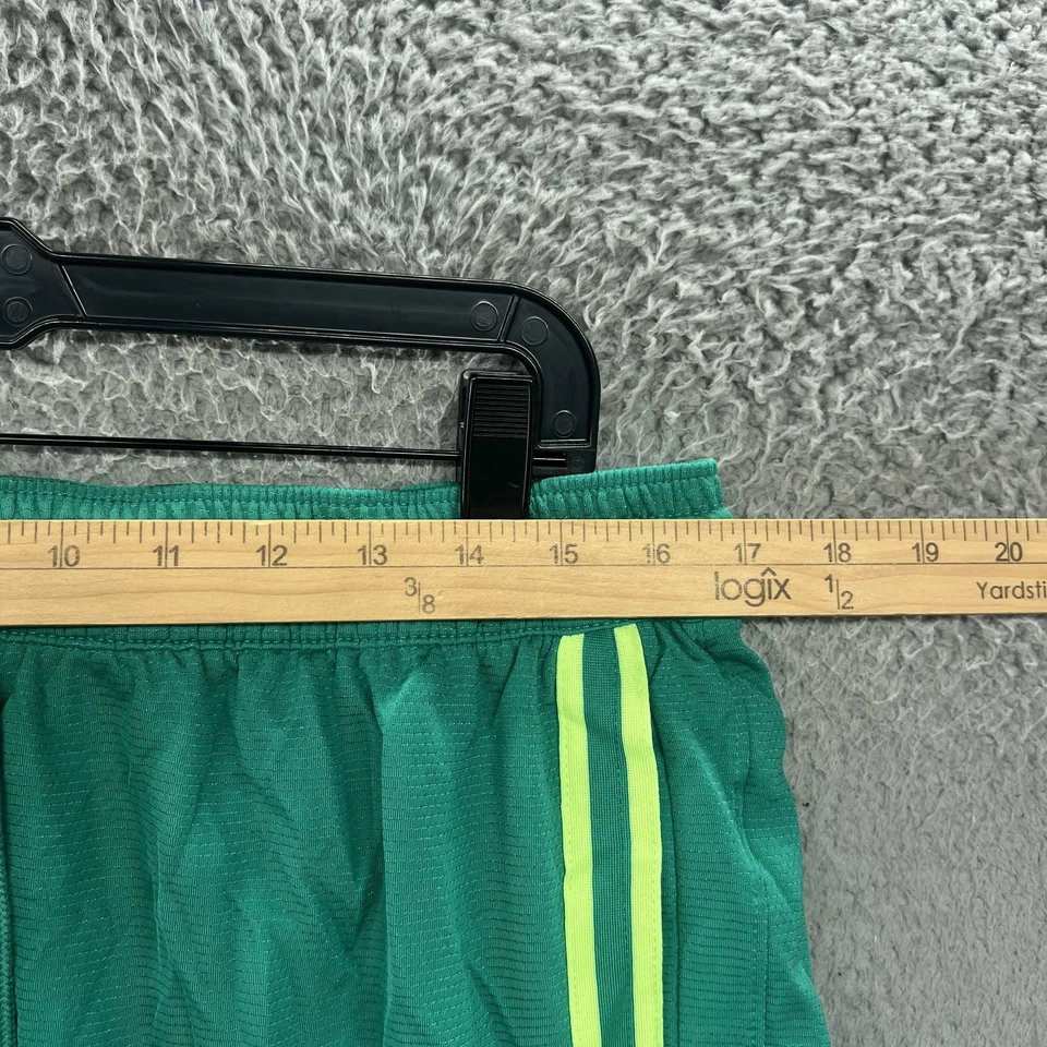 Шорты женские Nike Fly XL зеленые желтые Dri-FIT баскетбольные спортивные DH7326-370 - Изображение 3 из 4