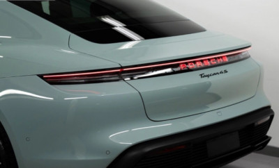 NEW ORIGINAL PORSCHE TAYCAN 9JA REAR RED PORSCHE LETTERS TAIL