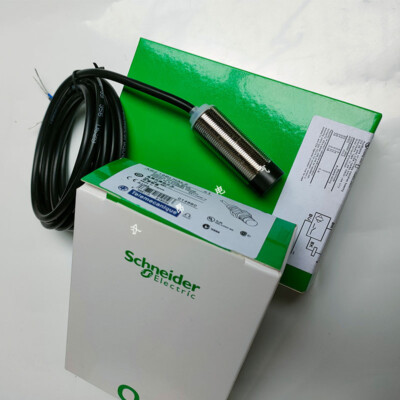1pcs NEW Schneider Proximity switch XS208BLPAL2 free shipping