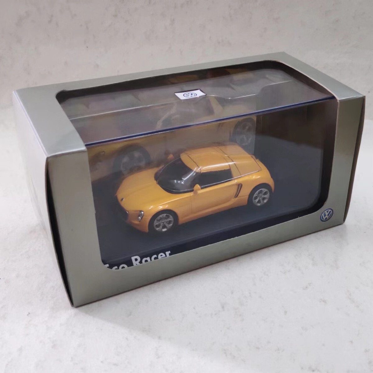1/43 VOLKSWAGEN ECO-RACER Concept closed Diecast VW Dealer