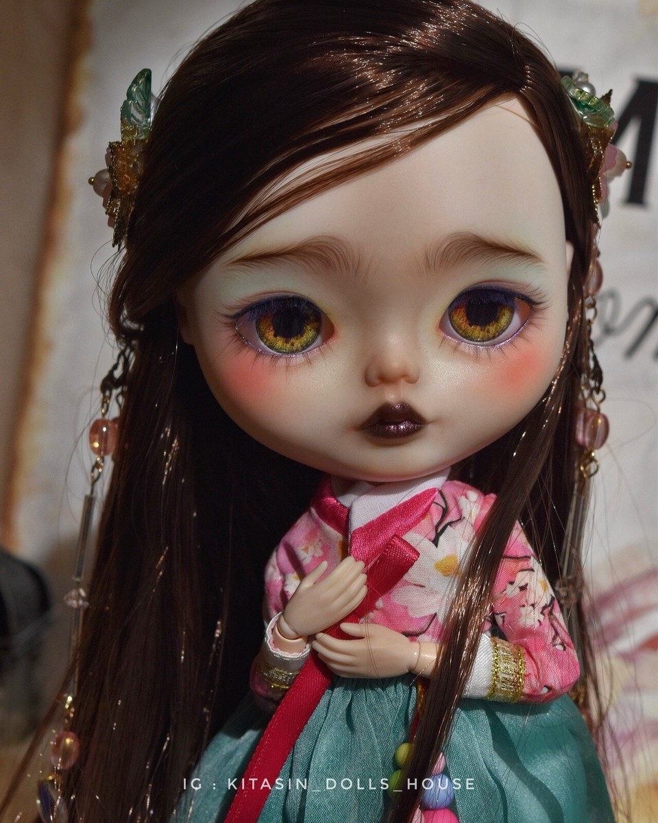 Blythe custom re-apint face-up OOAK By Kitasin Dolls House Blythe custom re-apint face-up OOAK By Kitasin Dolls House
