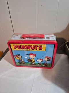 Chicago cubs peanuts/Snoopy lunch tin sealed near mint condition circa 1990