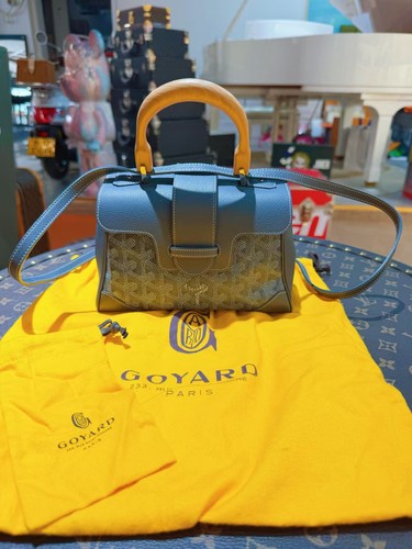 Goyard Saigon Souple Mini Bag Grey Silver Goyardine Crossbody Auth.