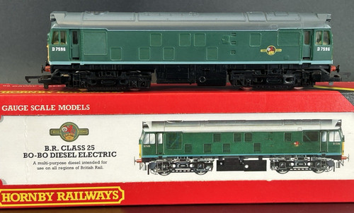 Hornby R.072 - Spur OO - BR Green Livery Class 25 Diesellok "D 7596" | Zustand: Used