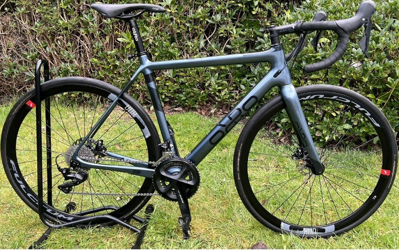 Orro Gold Evo Carbon Road Bike 700C Disc Brakes Blue/Black Medium Frame