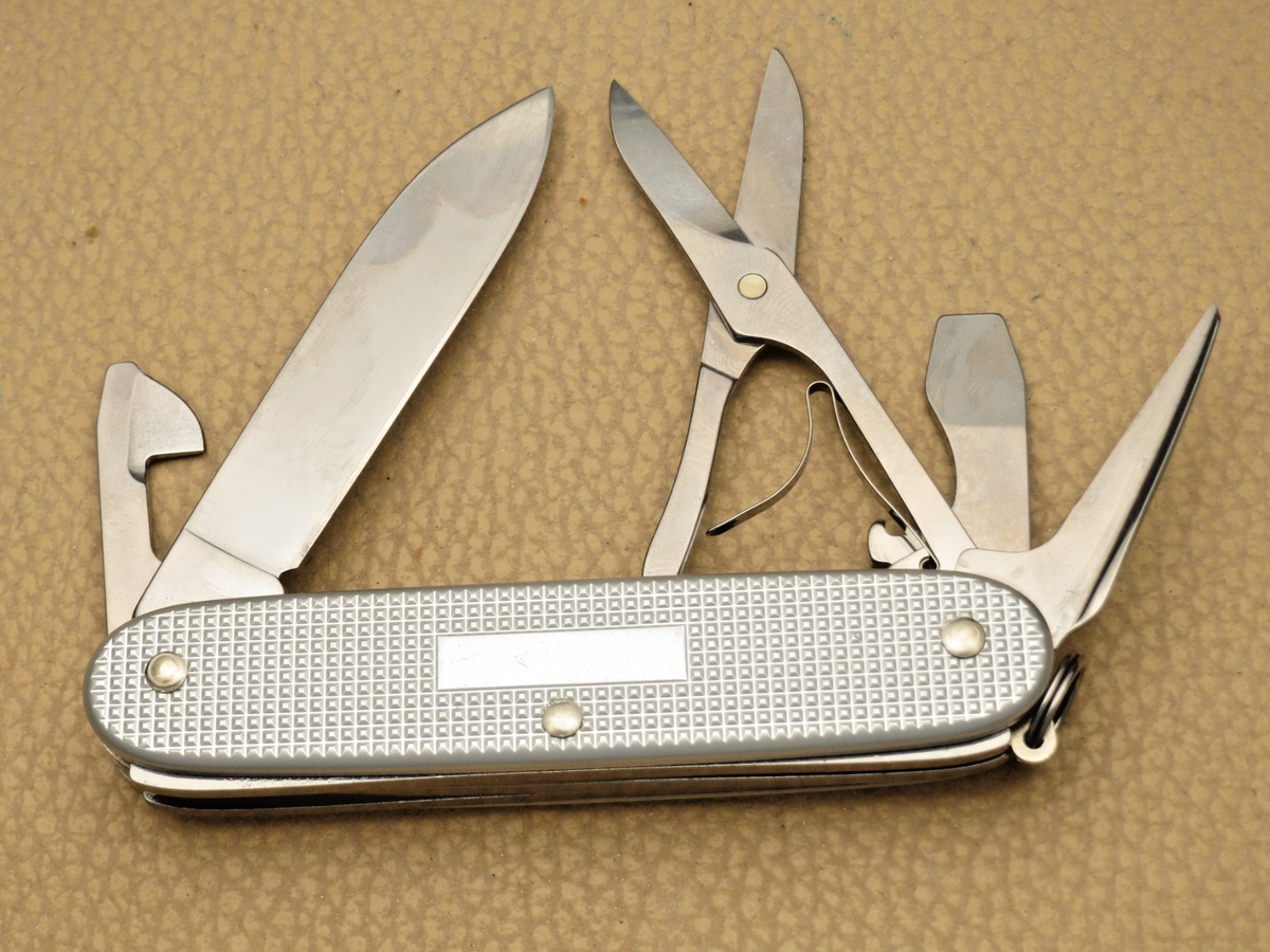 Victorinox Swiss Army 93mm Pioneer X Knife - Silver Alox Knife