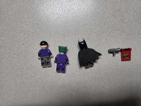 7888 The Tumbler: Joker's Ice Cream Surprise(99% complete With Minifigs, No Box)