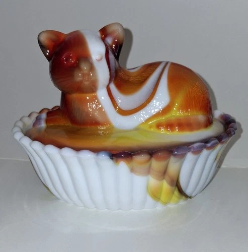 New ListingRARE VINTAGE Westmoreland Slag Glass Cat On Nest In Basket Covered Dish Orange