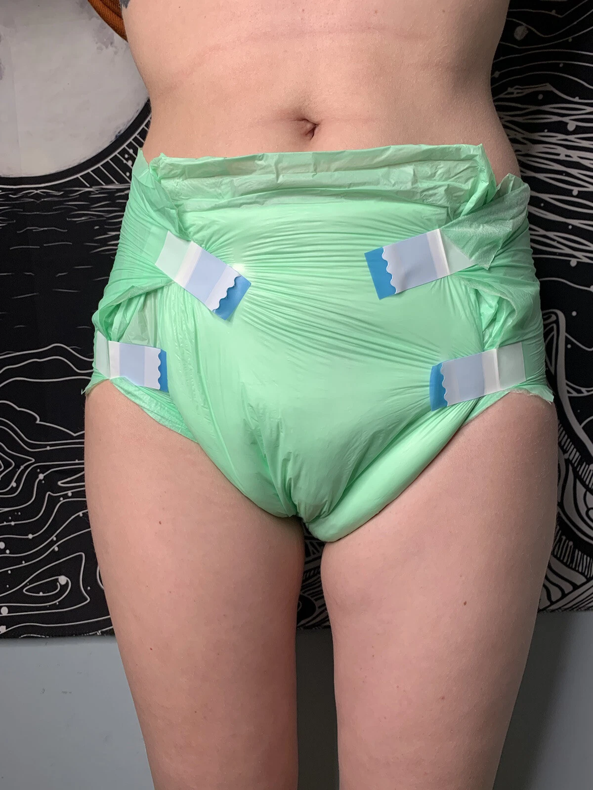 FULL PACK!! Lindor European Import Medium Plastic Maxi Adult Diapers!! Crinkly!!