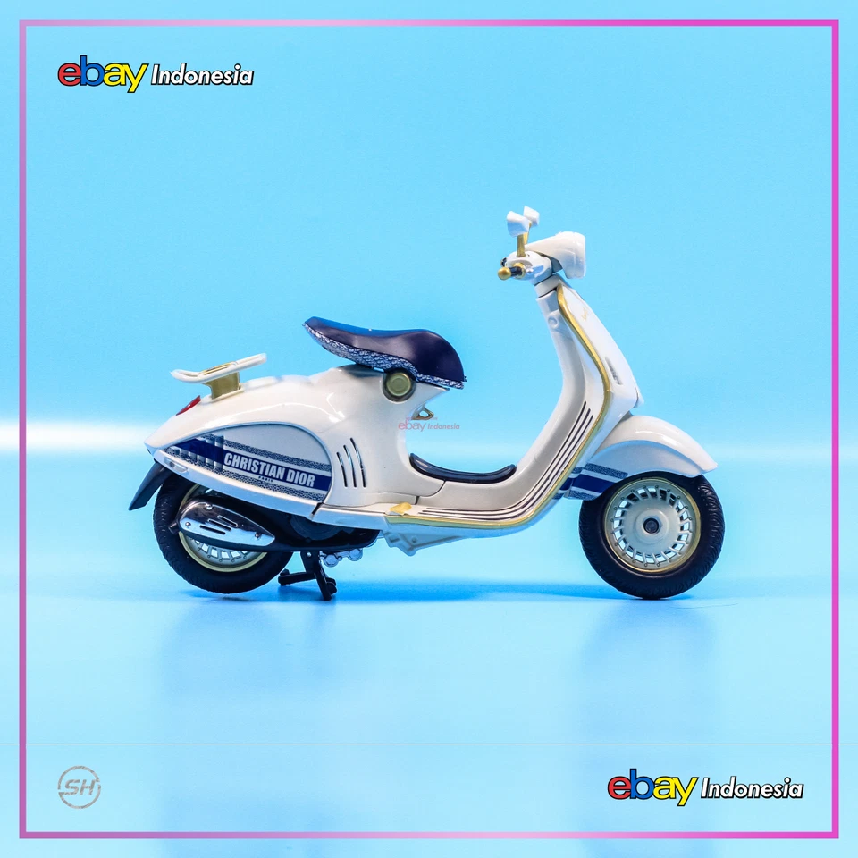 NewRay Custom Vespa 946 Bellissima White CD Diecast Scooter Bike 1:12 - Image 3 of 4