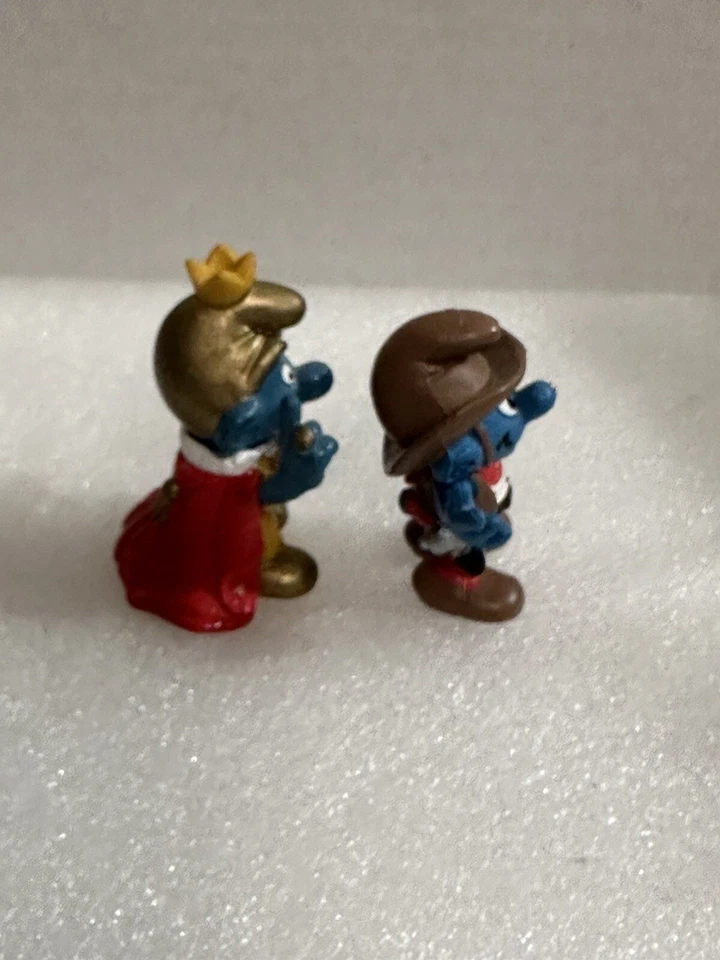 Mini figuras vintage de los Pitufos vaquero pitufo y emperador pitufo Peyo Schleich 1981 Foto 3 de 4