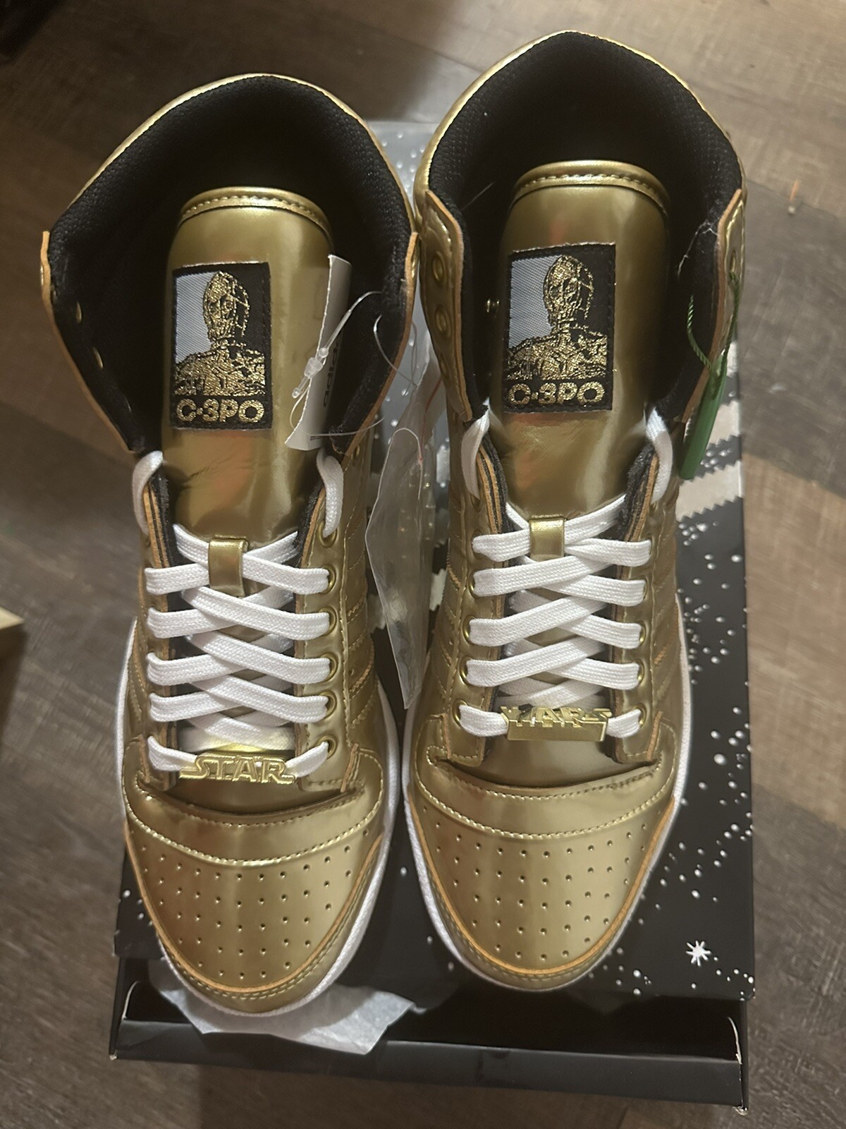 שאטל קיווי כנות adidas star wars c3po אטום חיסור לזהות