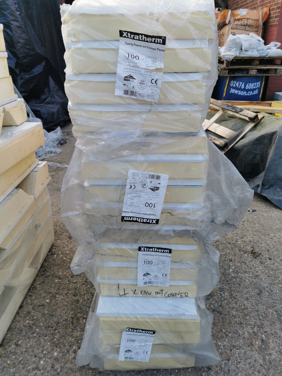 Internal Corner Xtratherm Cavity Full Fill Wall PIR Insulation 100mm