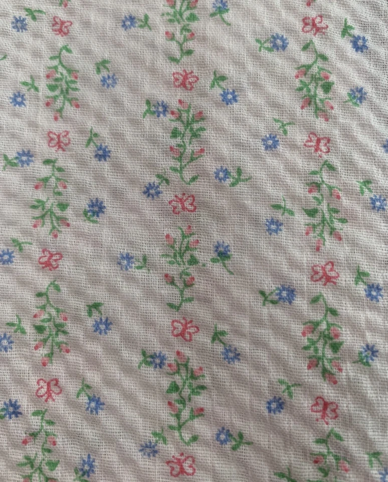 复古面料棉花印花花卉 45 英寸宽 3 码娇小花朵蝴蝶 — 第 3/4 张图片