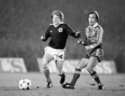 #ad Gordon Strachan of Scotland under pressure from Sammy McIlroy of N Old Photo AU $9.00