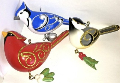 HALLMARK 2019 KEEPSAKE  OUTDOOR BIRD ORNAMENT SET CARDINAL/BLUE JAY/ CHICKADEE