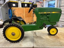 John Deere Pedal Tractor vintage Model 520