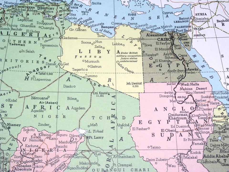 1949 ВИНТАЖНАЯ ПОЛИТИЧЕСКАЯ КАРТА АФРИКИ / ФРАНЦУЗСКИХ БРИТАНСКИХ КОЛОНИЙ / СИБЕРИИ РОССИИ - Изображение 2 из 4