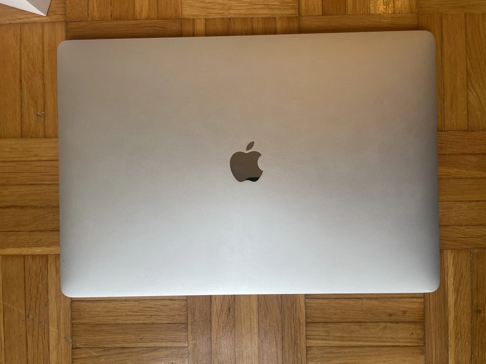 MacBook Pro 16" i7 2.6GHz - 16GB RAM - 512GB - PARI AL NUOVO, foto 2 di 3
