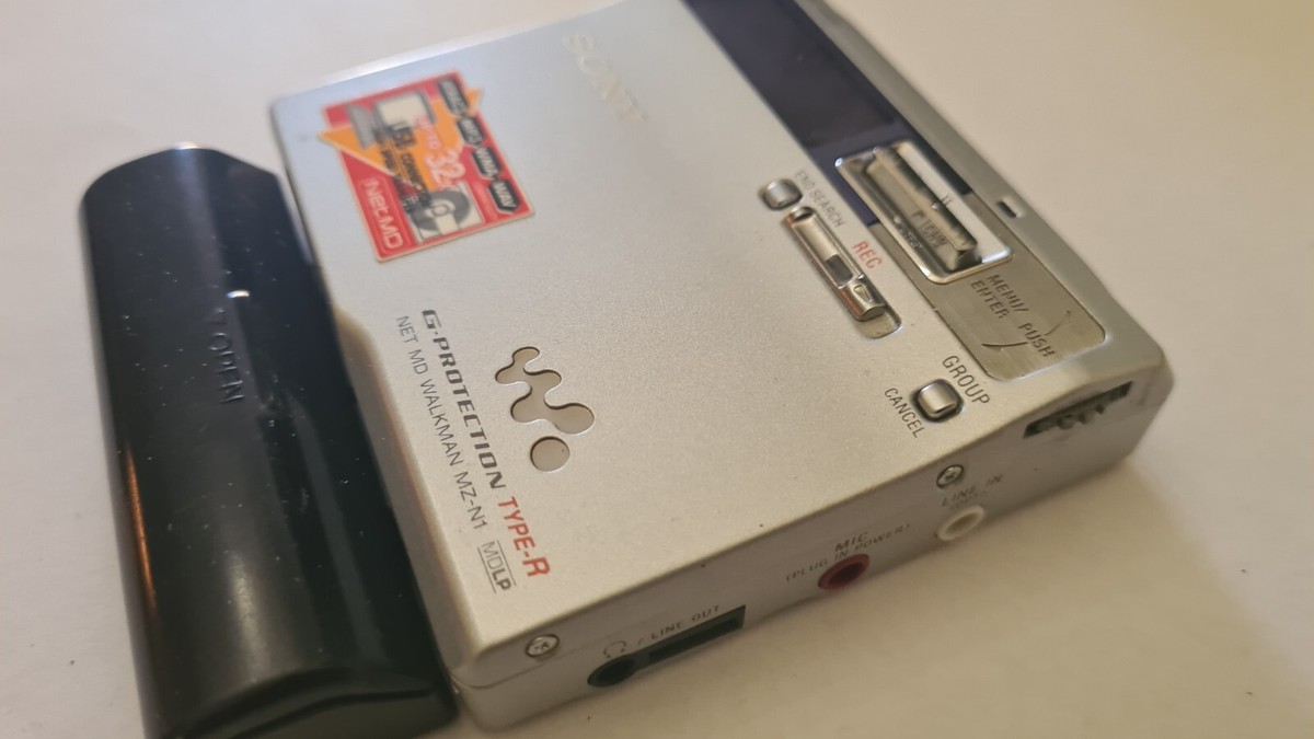 Sony Walkman MZ-N1 Personal Minidisc Recorder Player NET MD