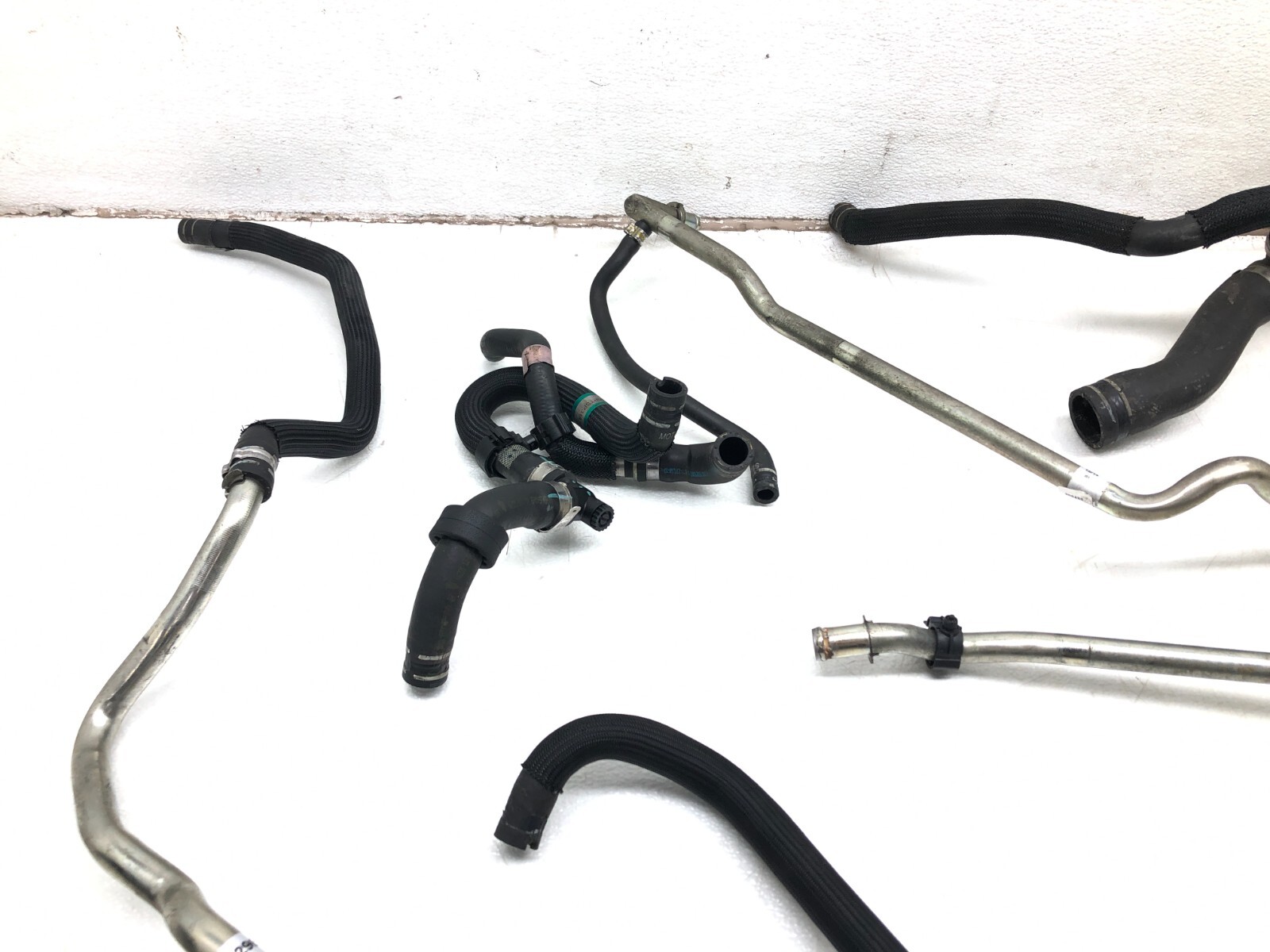 2014-2019 MASERATI GHIBLI SQ4 ENGINE RADIATOR COOLANT HEAT WATER HOSE PIPE OEM.
