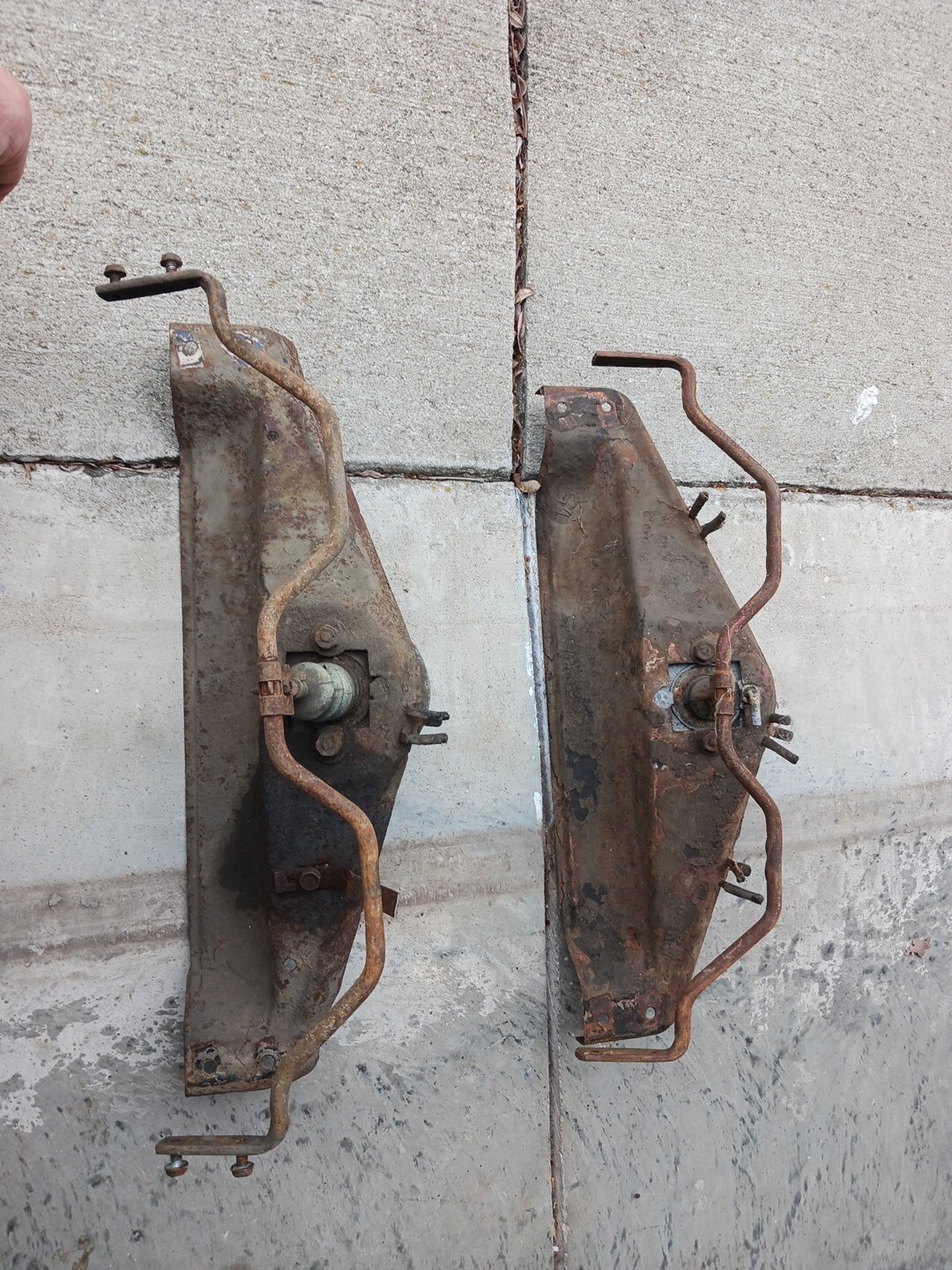 196869 dodge CHARGER HEADLIGHT DOOR ACTUATORS WORKING Complete Pair