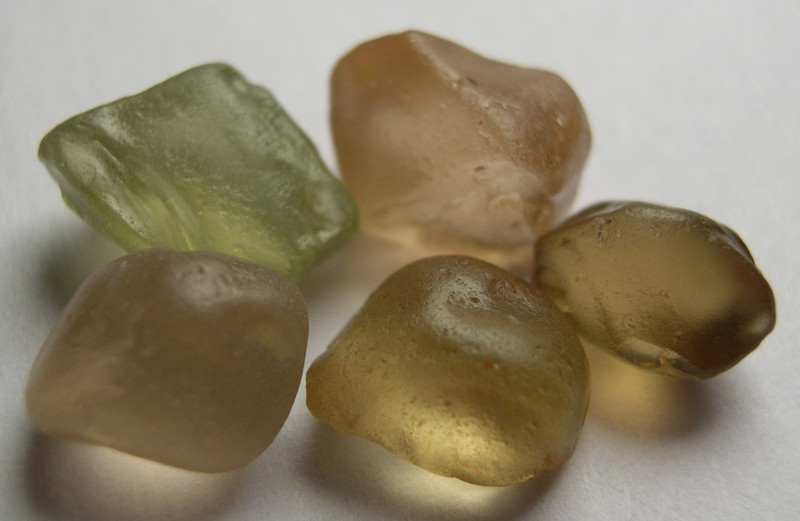 ZIRCON, 100% NATURAL CLEAN MIXED COLOR ROUGH FOR FACETING, TUNDURU, TANZANIA