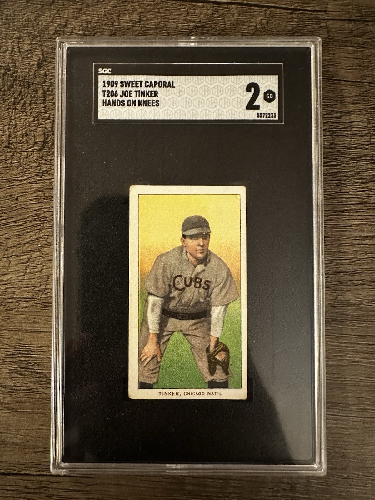 1909-11 T206 Joe Tinker Hands On Knees SGC 2
