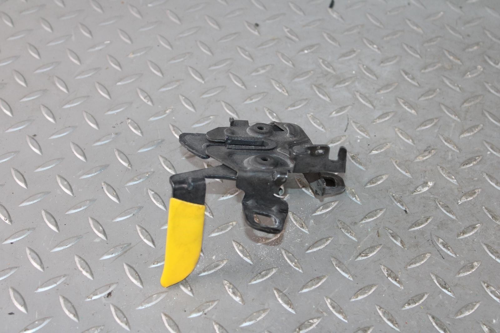 Maserati Ghibli 2014-2024 Front Hood latch