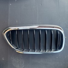BMW 5  SERIES G30 2016-20 Front Right Driver side Radiator Grille 7473702