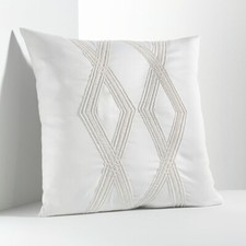 Simply VERA WANG Throw PILLOW Size: 16 x 16" New SHIP FREE White Bugle Beaded