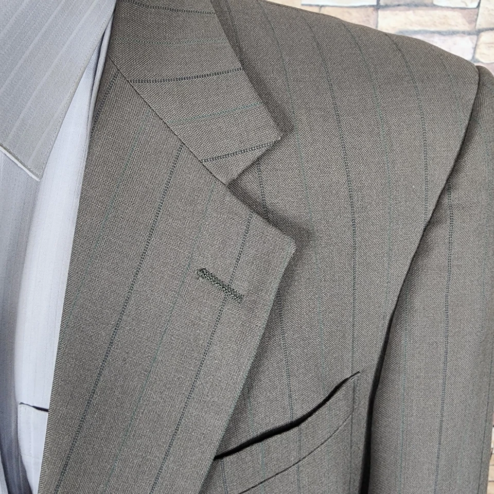 Botany 500 2 Piece Suit Mens 42S 34X28 Gray Stripe Single Vented Vintage - Image 2 of 4