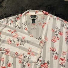 Laura Ashley Robe Sz XL Gray Ivory Stripes Floral Lace Trim 3/4 Sleeves Feminine