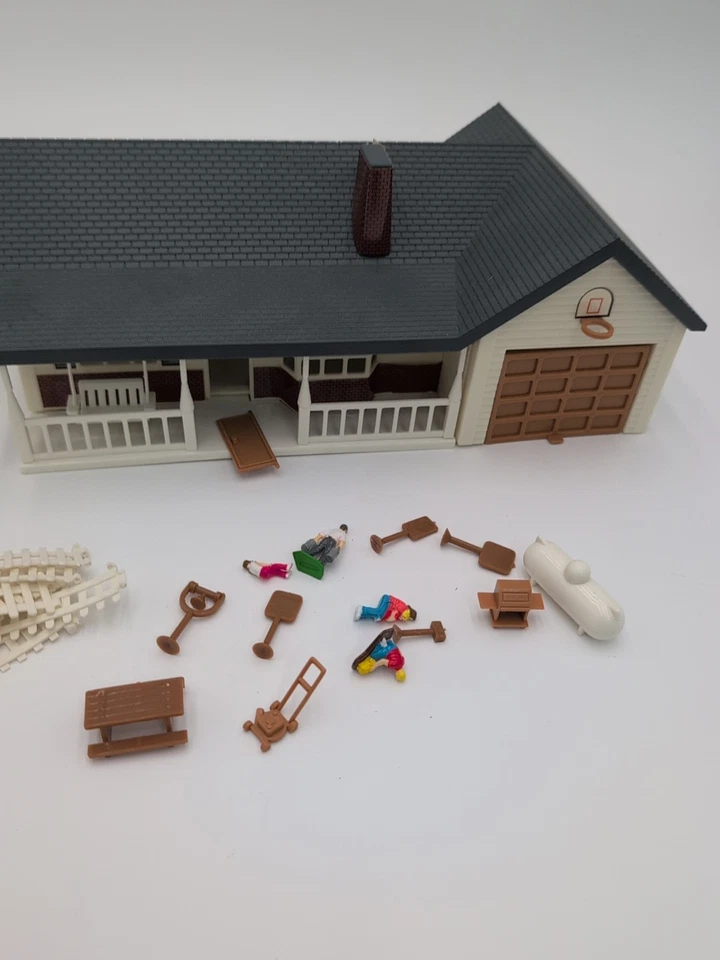 1/64 Ertl Farm Country Farm House Set Single Story #2 - Image 2 of 4