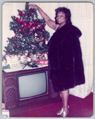 Vtg Color Snapshot African American Woman Fur Coat Christmas Tree Console TV