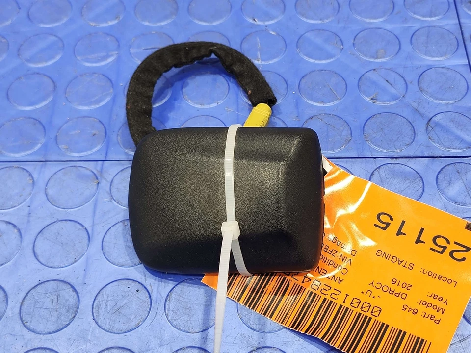 Conjunto de antena de radio Ram ProMaster City 16-21 original OEM 68276410AB Foto 2 de 4