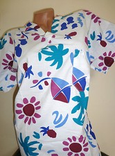 Best Medical V Neck Scrub Top with Top Pocket Tropical Print Size Small  Medium